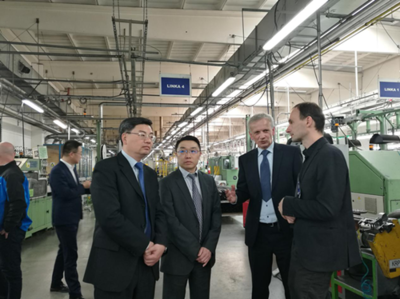 王劲松参赞走访萨固密集团捷克公司